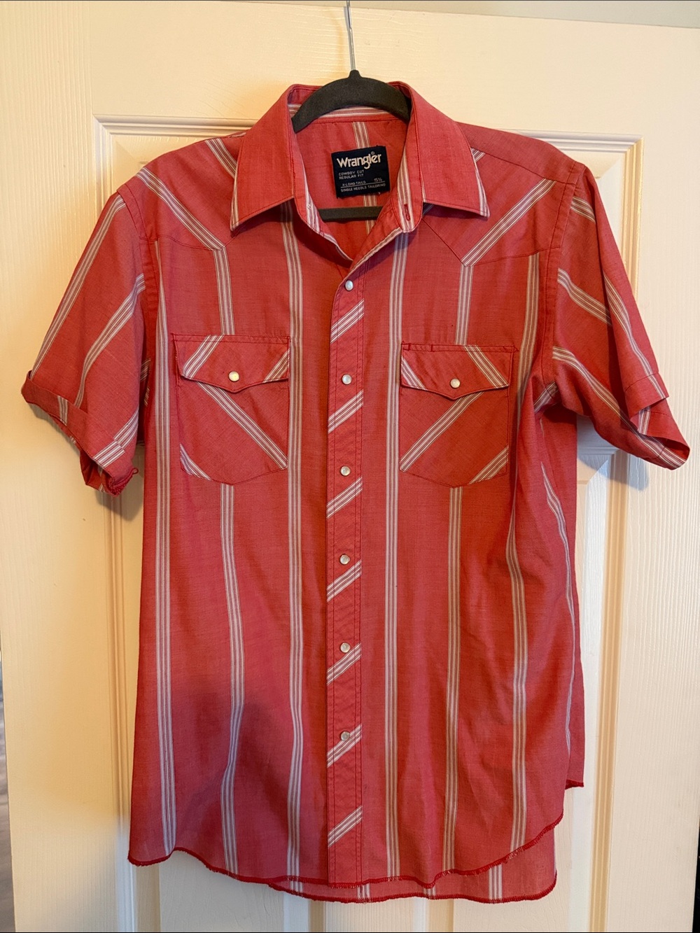 Vintage Wrangler Men’s Red/coral ShortSleeve pearl snap Western Shirt Sz Medium